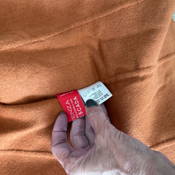 Escada  Blazer. - Picture 6 of 6